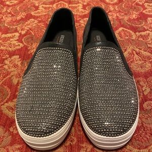 New bejewelled sparkly sketchers memory form sz 8